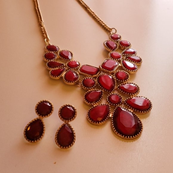 BUNDLE 2 Red & Black Fashion necklace set - Picture 2 of 5